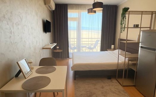 Затишна студія з терасою недалеко від моря - Sunny Day 5, Сонячний Берег