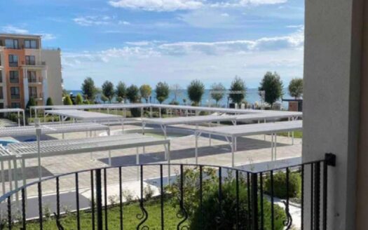 Двухкомнатная квартира в комплексе Premier Fort Noks, Солнечный Берег — первая линия у моря