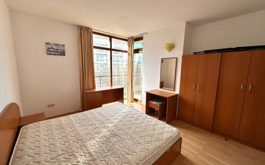 Двокімнатна квартира з видом на басейн у комплексі Blue Summer, Сонячний Берег