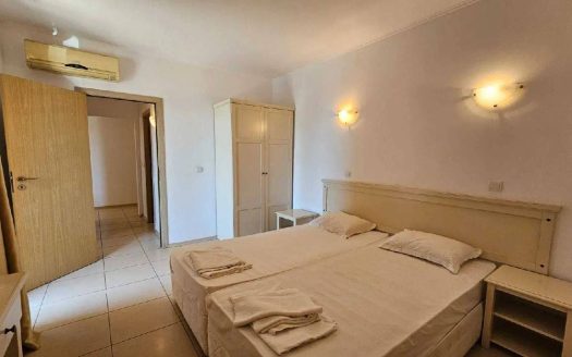 Сонячний Берег, Tria Apartments - апартаменти без такси підтримки в житловому комплексі з басейном