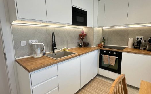 Варна, чайка — четырехкомнатная квартира с видом на море