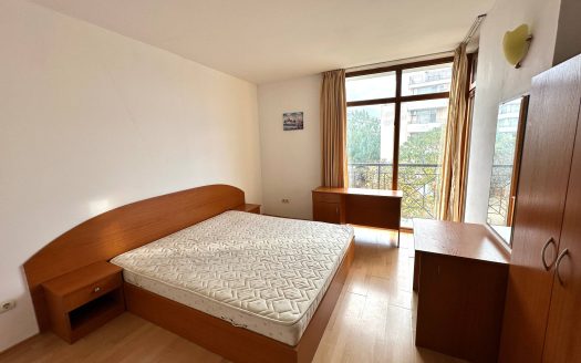 Двокімнатна квартира з видом на басейн у комплексі Blue Summer, Сонячний Берег