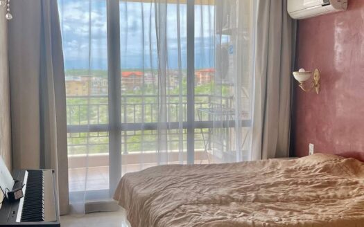 Двухкомнатная квартира с видом на море в комплексе Macon, Святой Влас