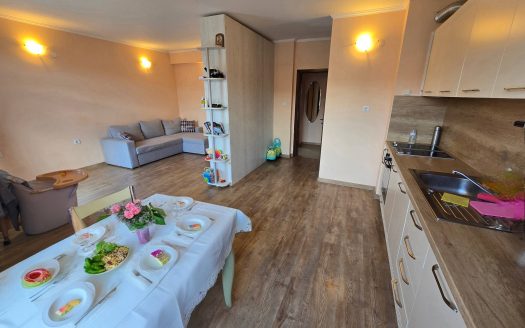 Двухкомнатный апартамент с возможностью перепланировки в трёхкомнатный — Tili, Равда