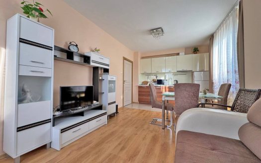 Трёхкомнатная квартира с бассейном в Messembria Palace ID: 79882