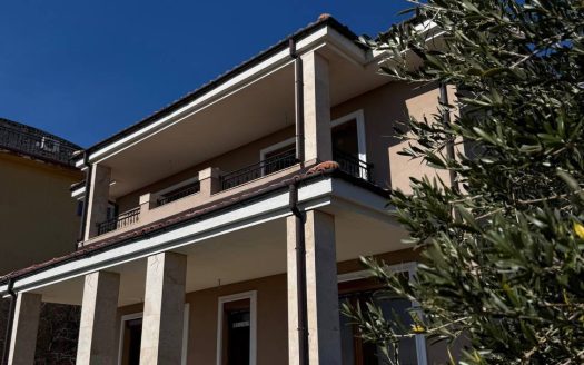 Дом с бассейном в Святом Власе — 230 м², 450 000 € ID: 81927