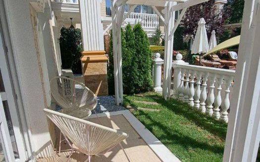 Двухкомнатная квартира с двориком у бассейна в Sweet Home 6 ID: 85322