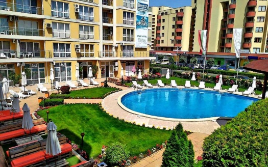 Двухкомнатная квартира с видом на бассейн, Солнечный берег ID: 90982