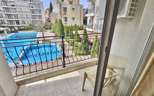 Трёхкомнатная квартира с видом на бассейн в Dawn Park ID: 91468