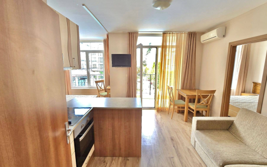 Трёхкомнатная квартира с видом на бассейн в Dawn Park ID: 91468