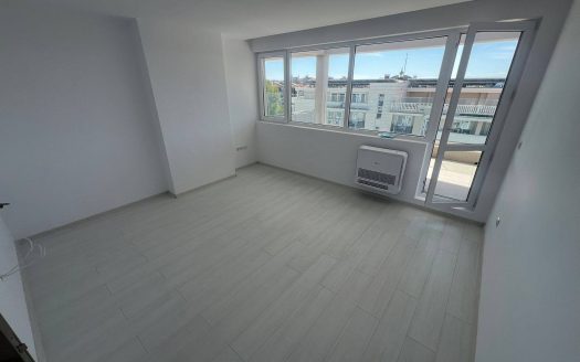 Студія з видом на басейн у J'Adore Secret Garden, Сонячний берег ID: 93126