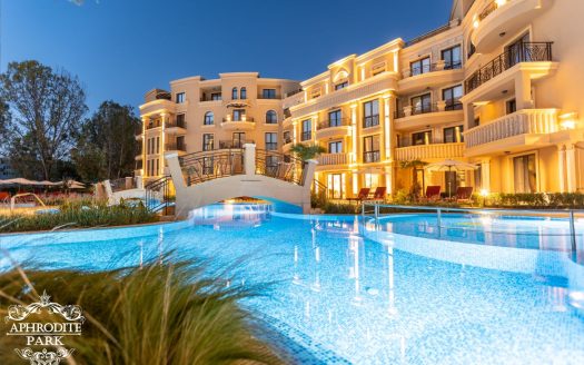 Двухкомнатная квартира с двориком в Aphrodite Park, Солнечный берег ID: 95577