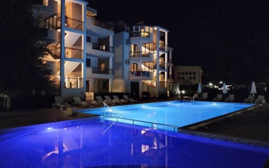 Двокімнатна квартира з видом на басейн у Tony House ID: 94394