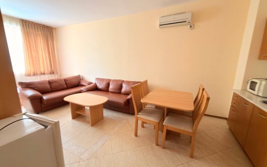 Квартира с видом на бассейн в Sunny Sea Palace, Солнечный берег ID: 96627