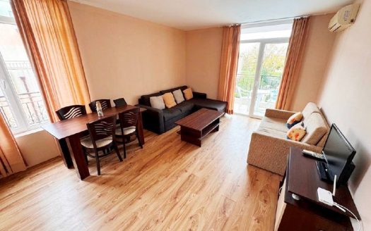 Двухкомнатная квартира с видом на бассейн в Dawn Park ID: 95059
