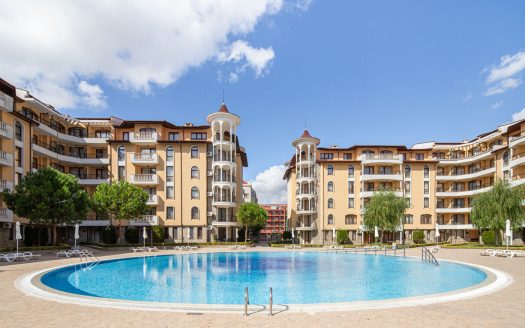 Двухкомнатная квартира с бассейном в Royal Sun, Солнечный Берег ID: 101931