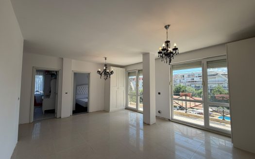 3-комнатная квартира в районе Чайка, Солнечный берег ID: 107082